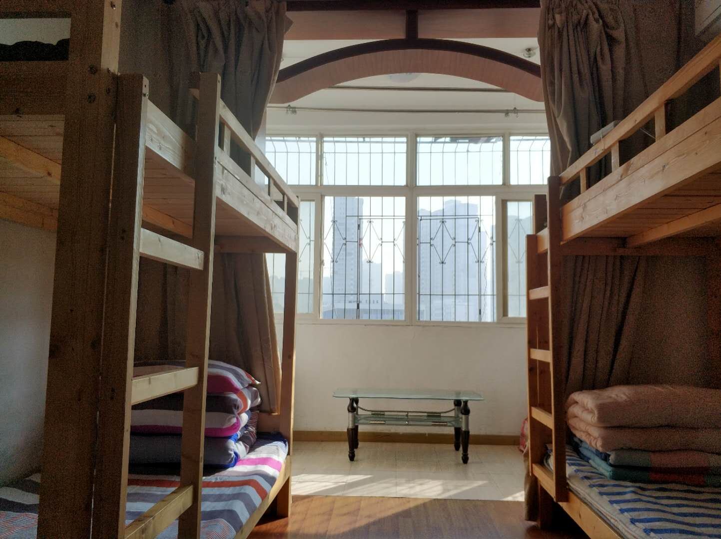 青年6人间(床位房)