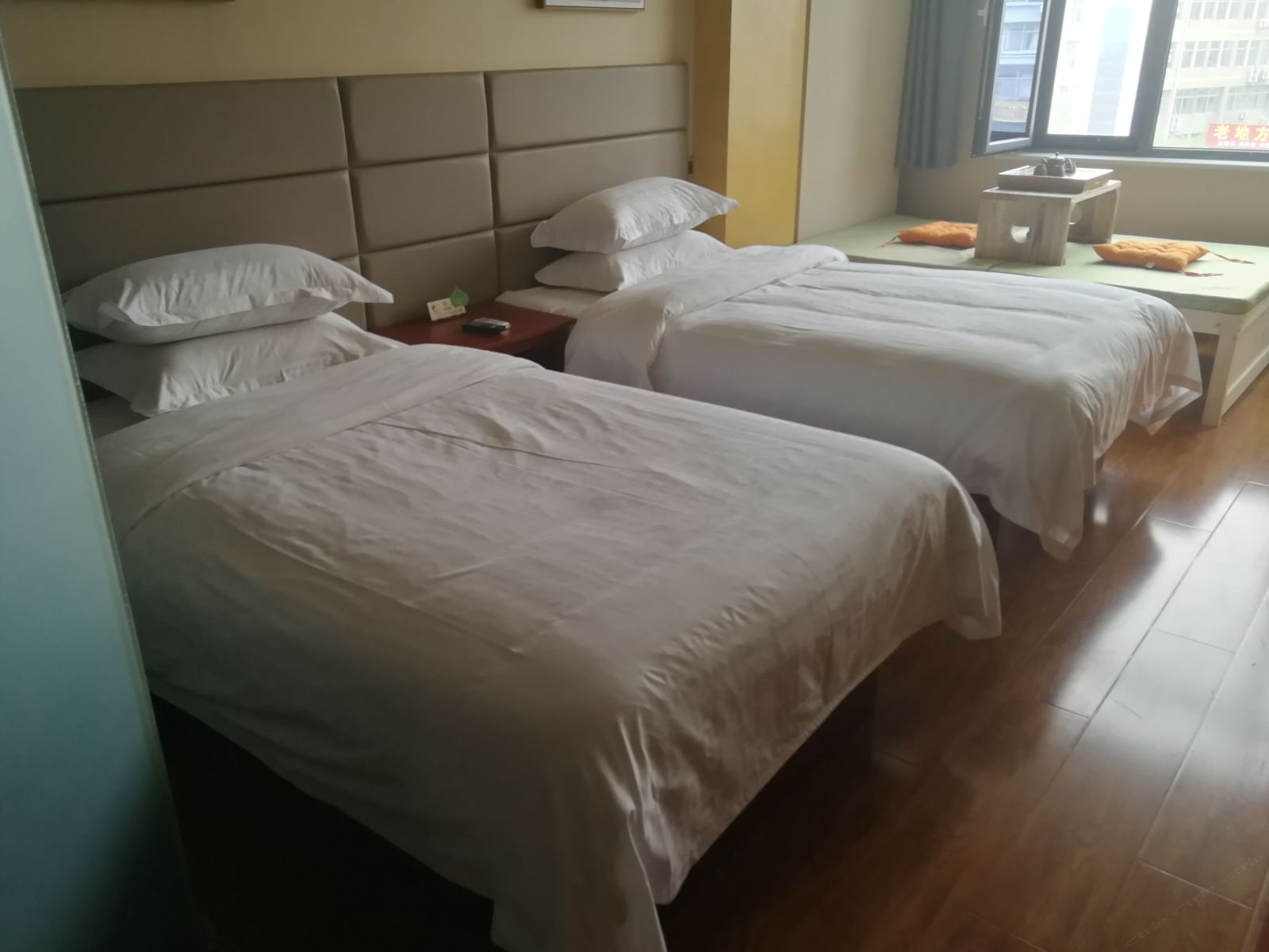 豪华双床房