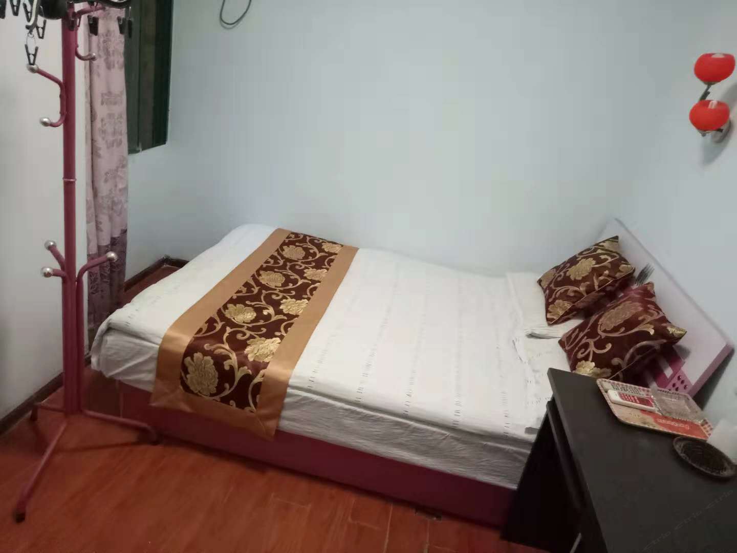 经济大床房