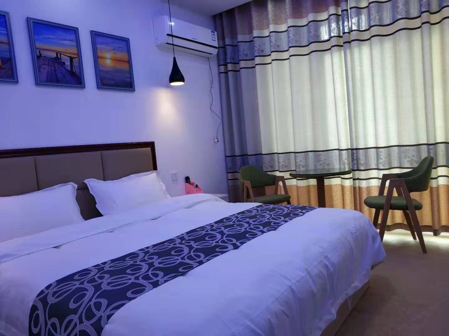 阳台豪华大床房