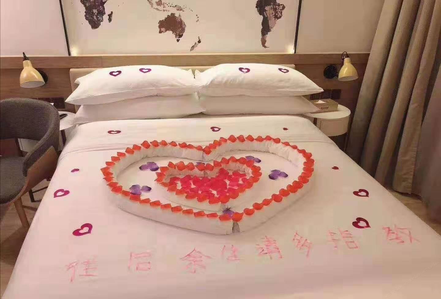 禅茶情侣主题房