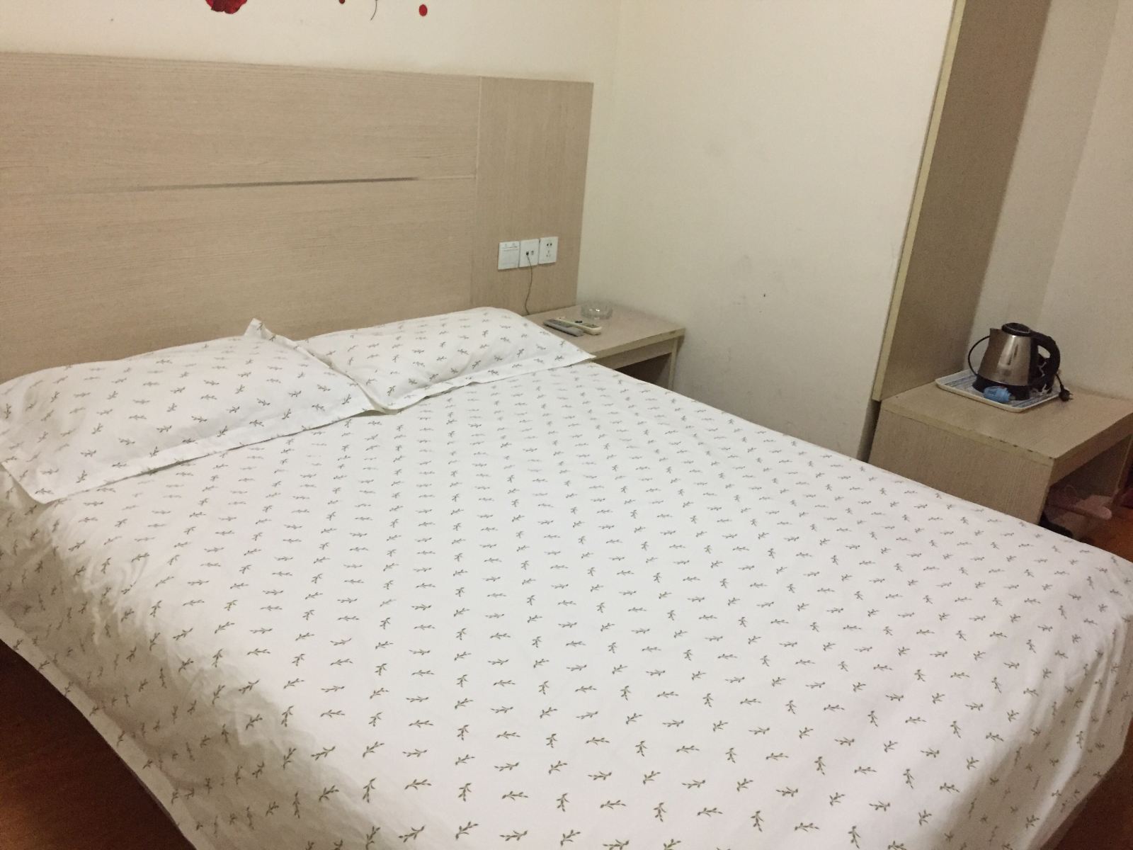 大床房(无窗)