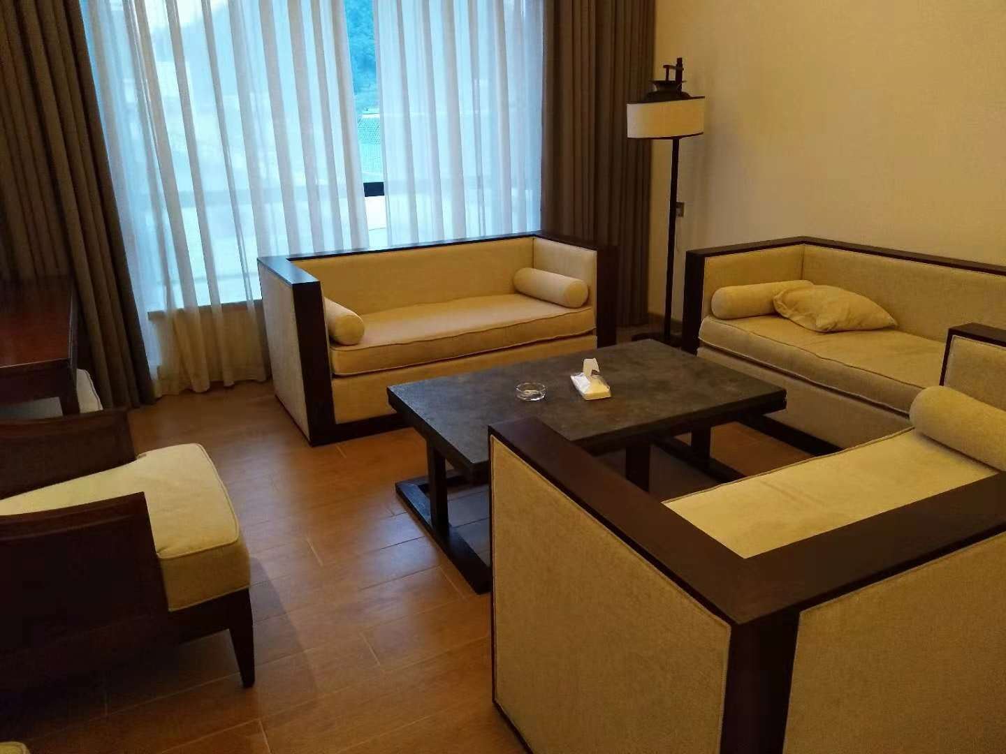 豪华大床房
