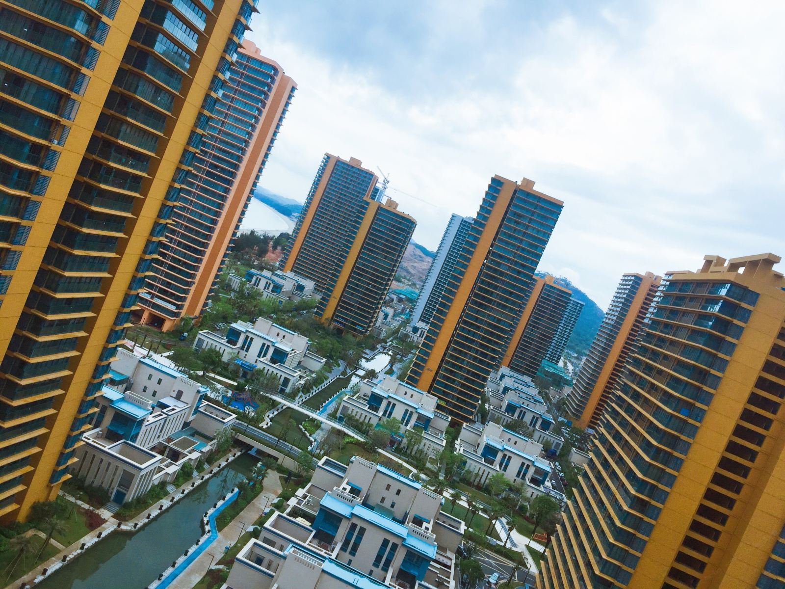 高级园景两房一厅