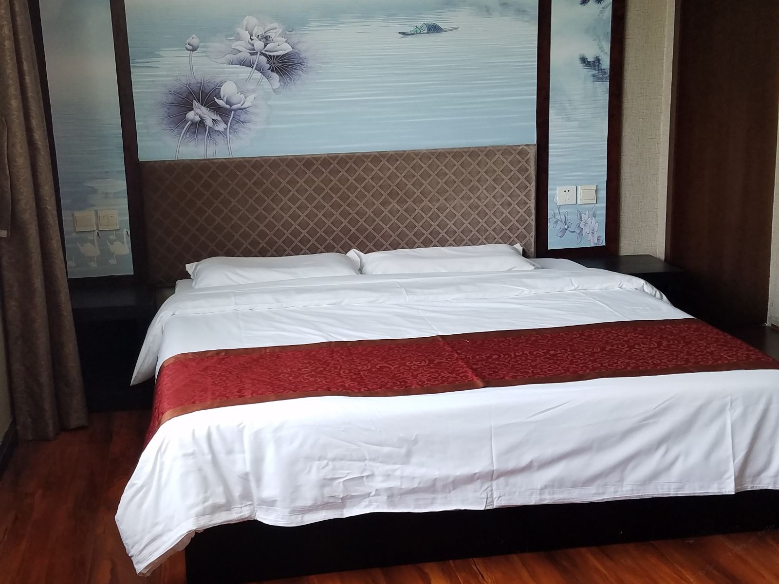 豪华大床间