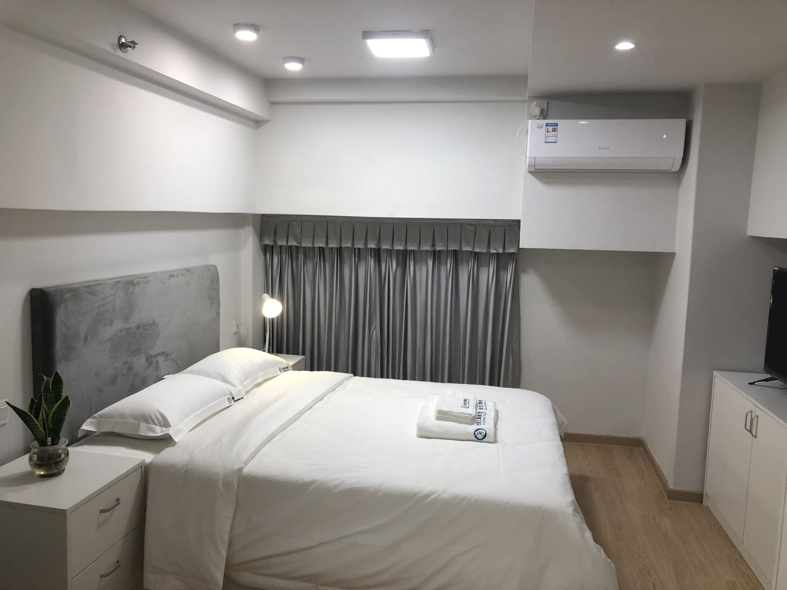 经济大床房