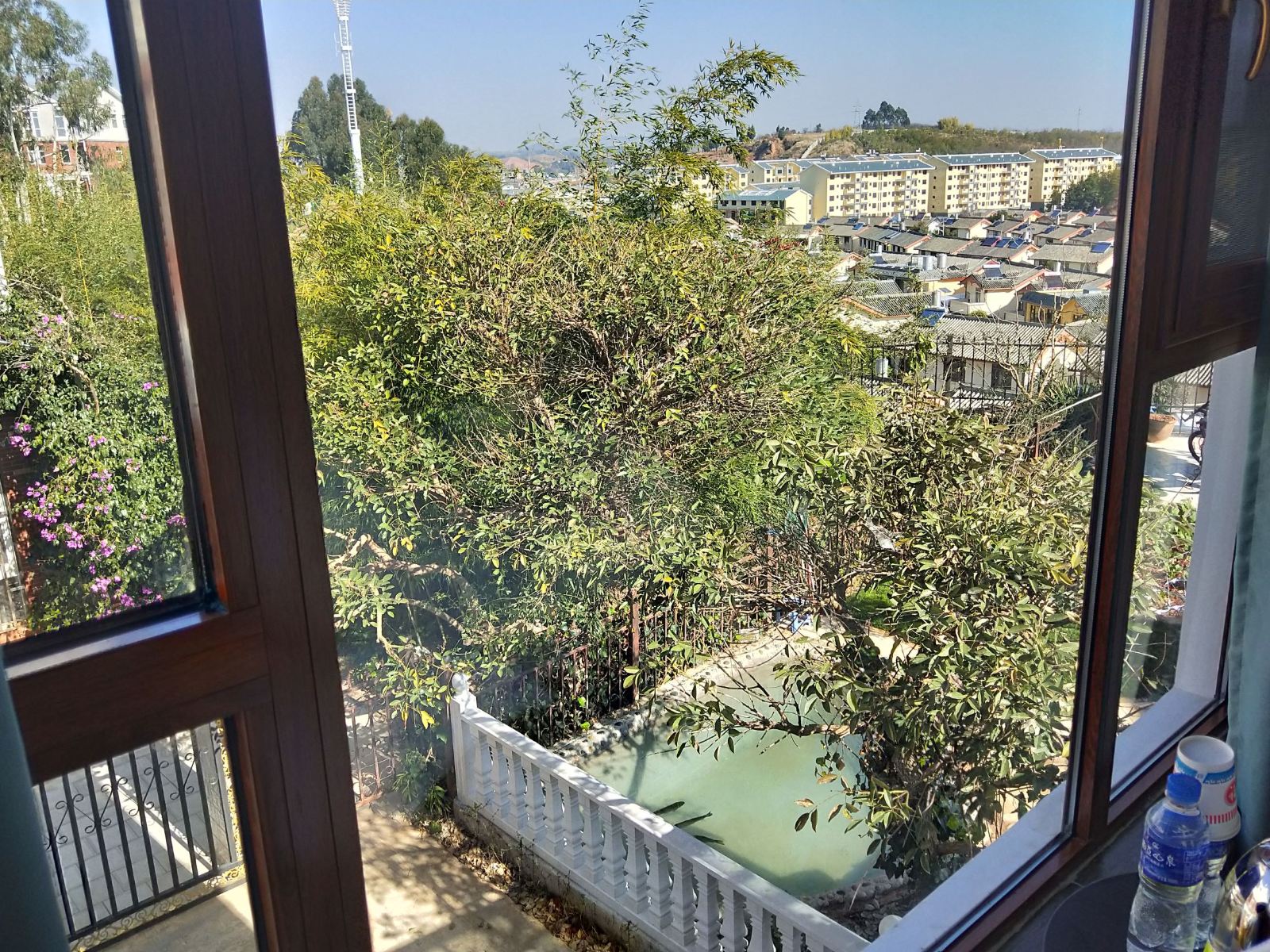 阳光大床房