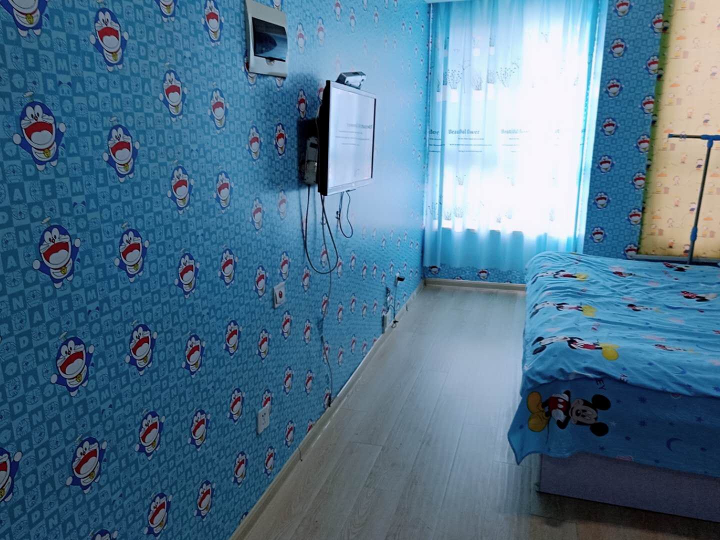 哆啦A梦主题大床房