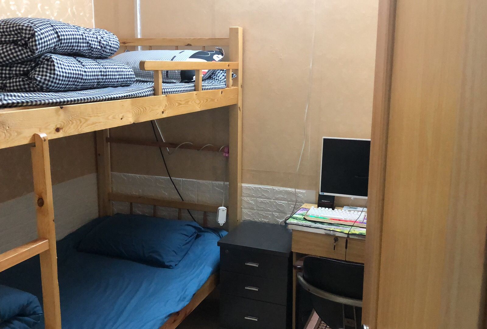 二人间(床位房)(公共卫浴)