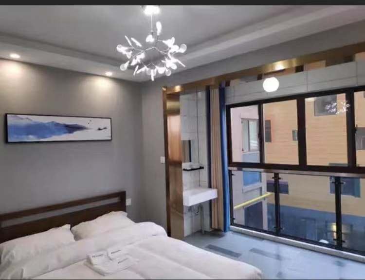 高级大床房