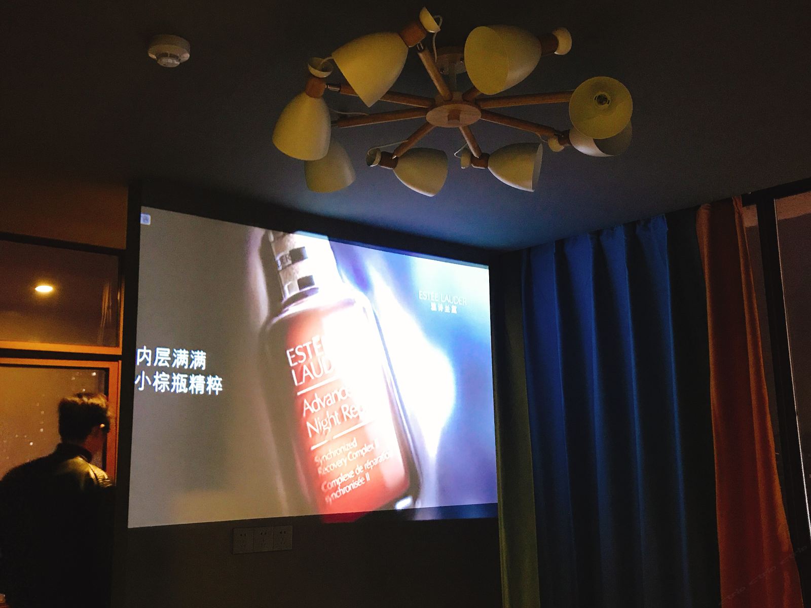 纵目四望大床间