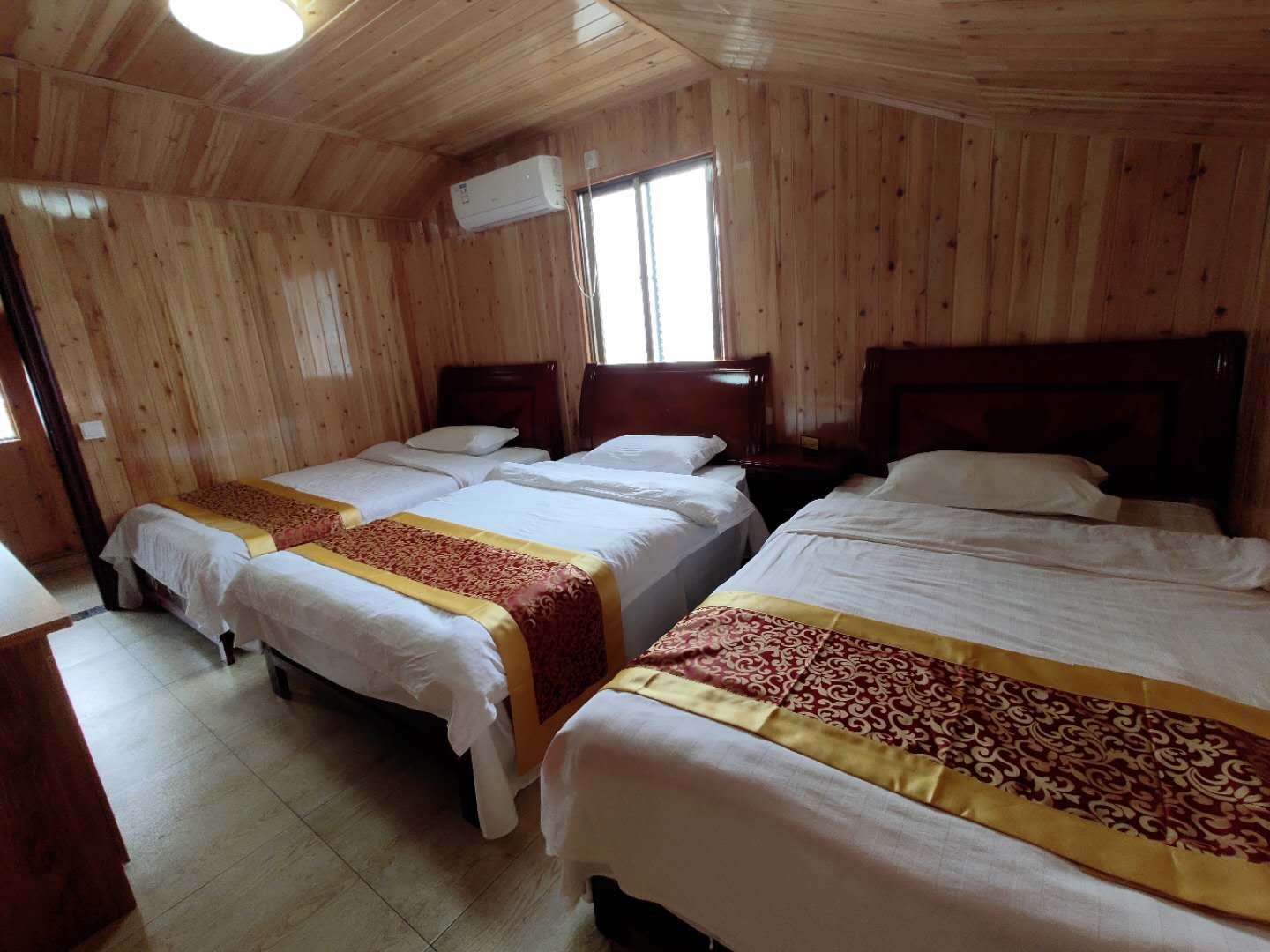 经济三人房