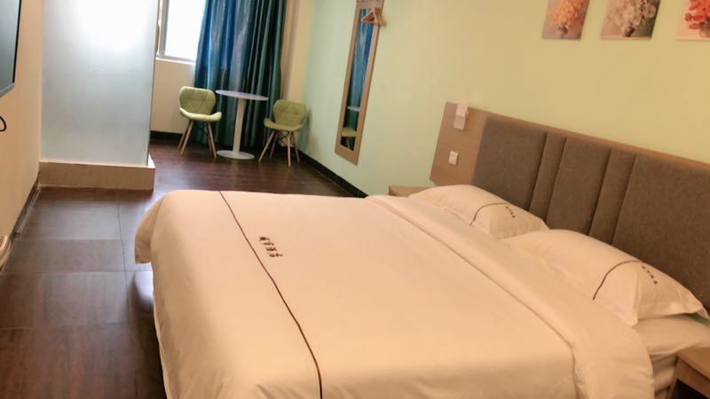 豪华大床房