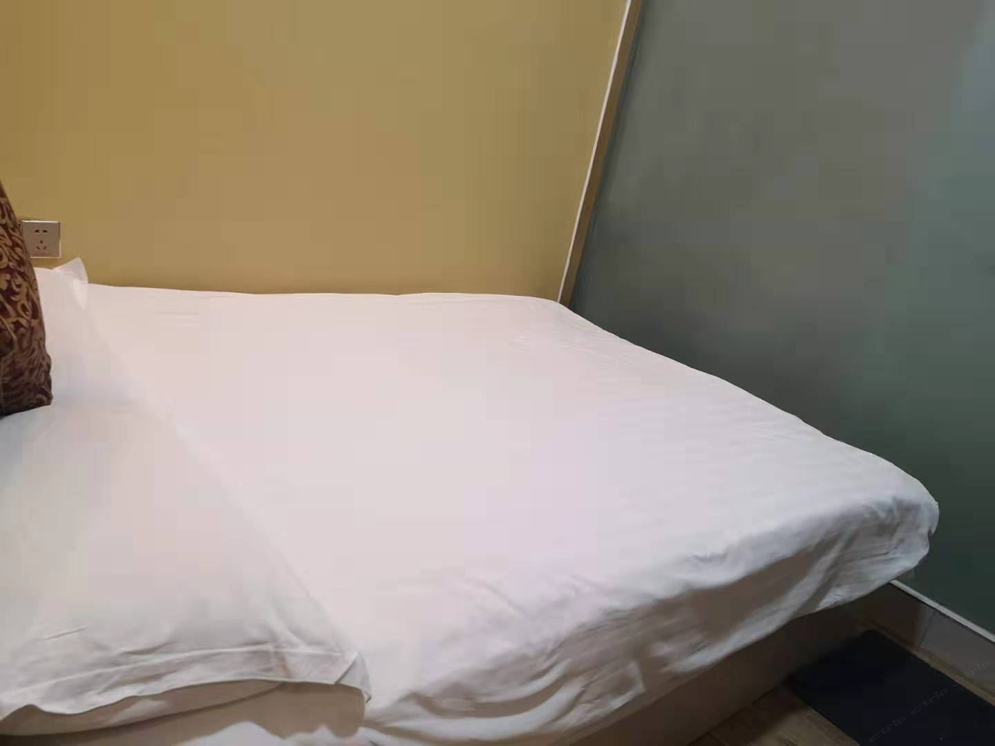 普通大床房(公共卫浴)