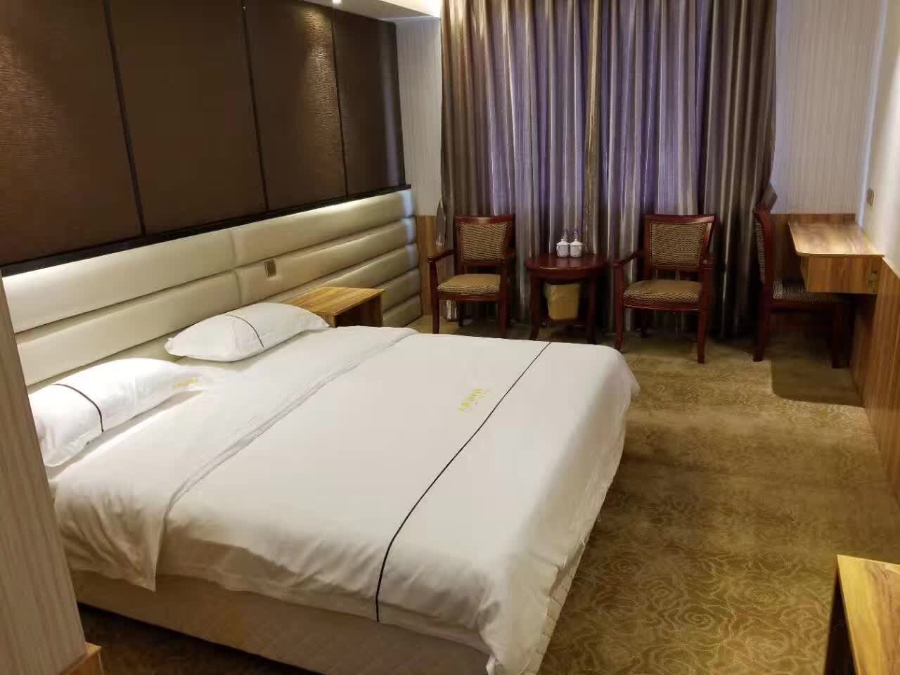 豪华大床房