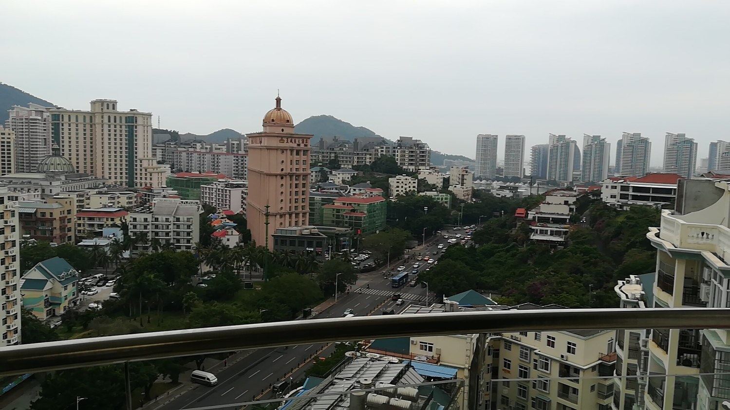 三亚椰风中的三角梅公寓(大东海旅游区分店)
