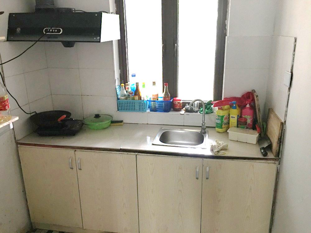 精致精装一室大床房