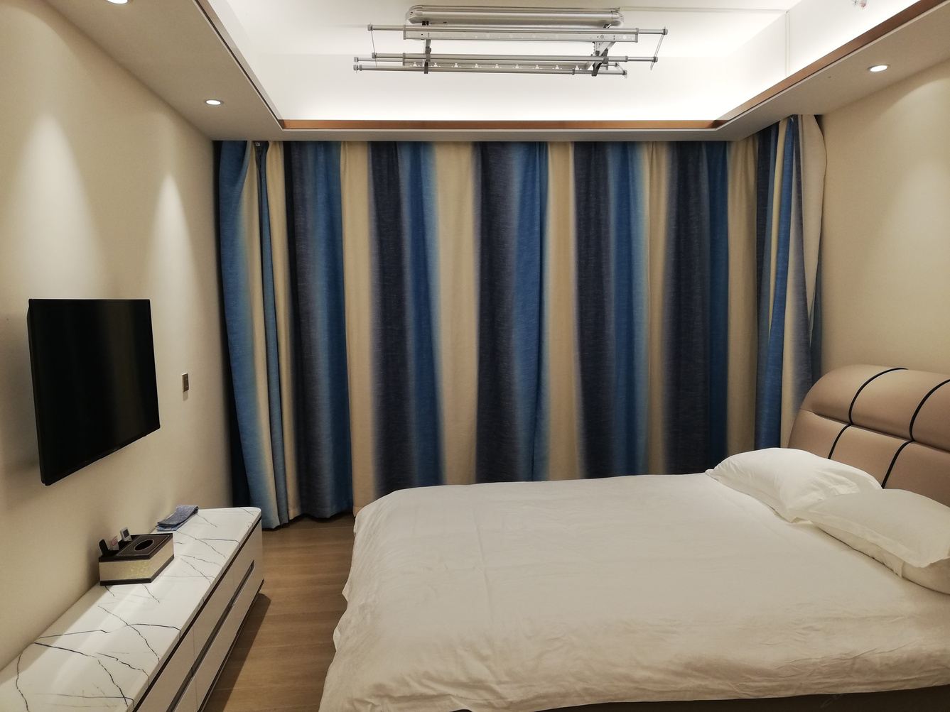 海景一室二床房