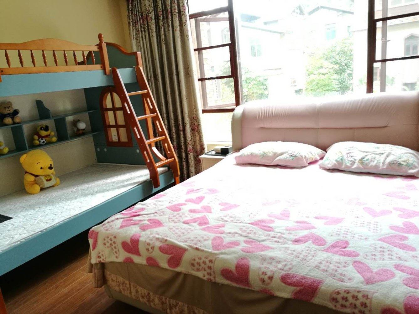 豪华四室二厅套房