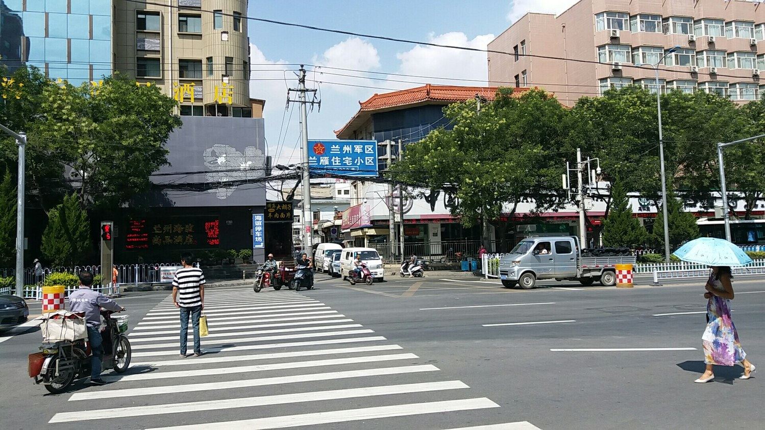 兰州万达附近3室2厅特色民宿(雁滩路西口分店)