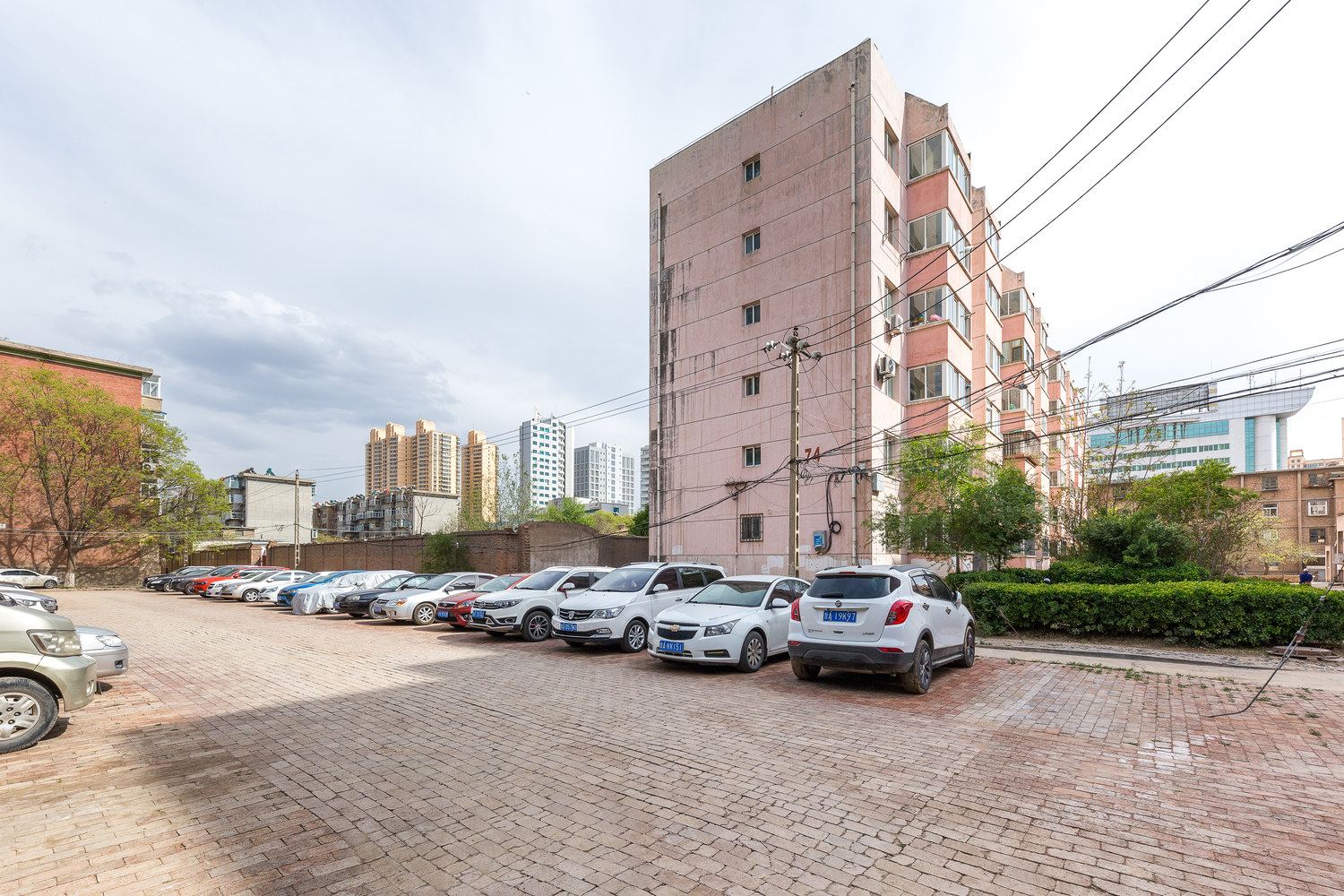 兰州如此低调公寓(华兴路分店)