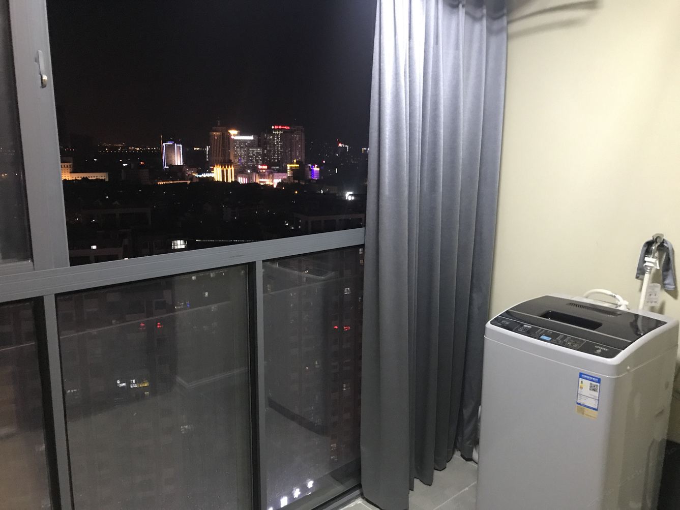 高层一室大床房