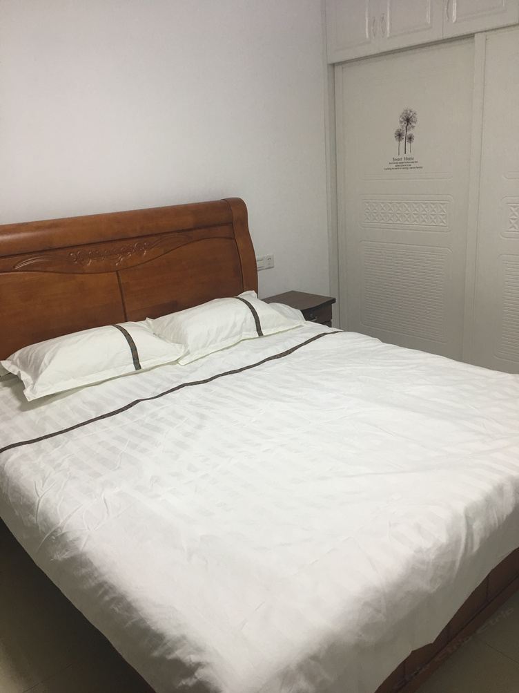 阳光大床房