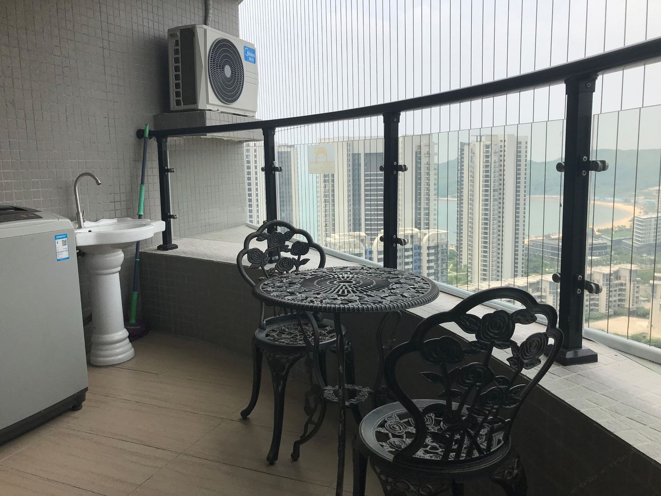 高层海景大床房