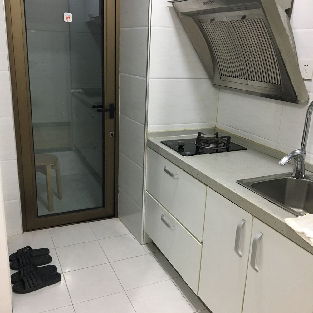 精装一室大床房