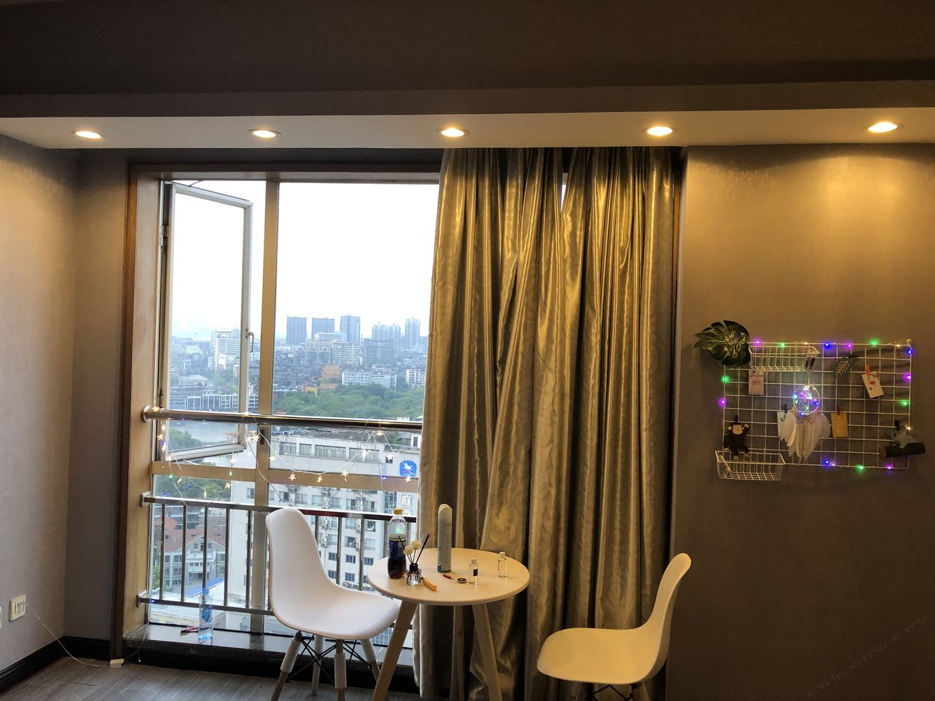 湖景房