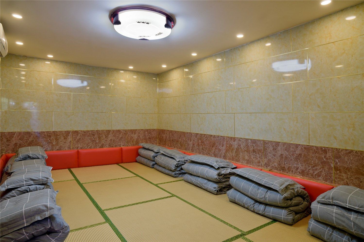 四室一厅套房