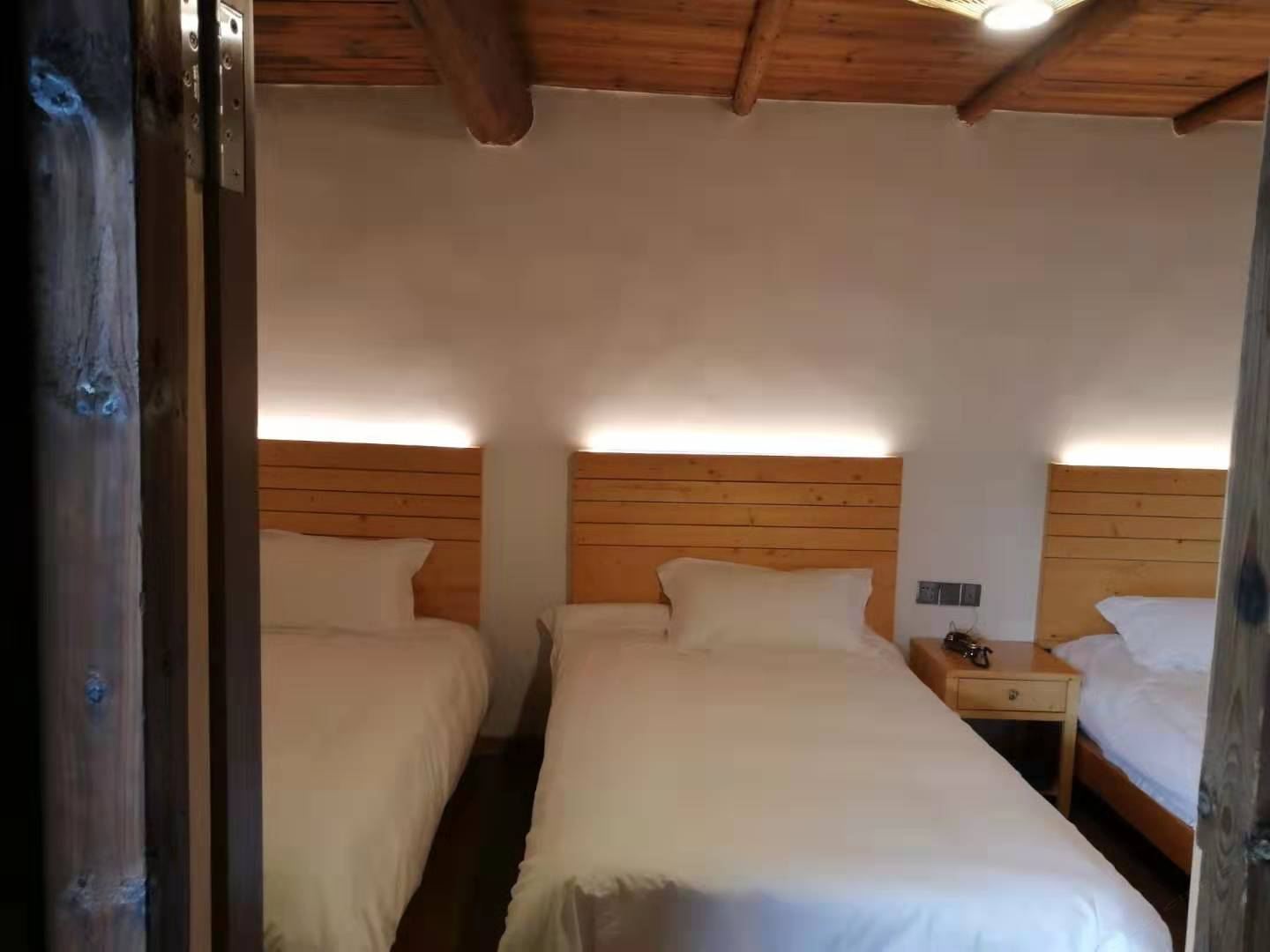 土楼观景标准三床房