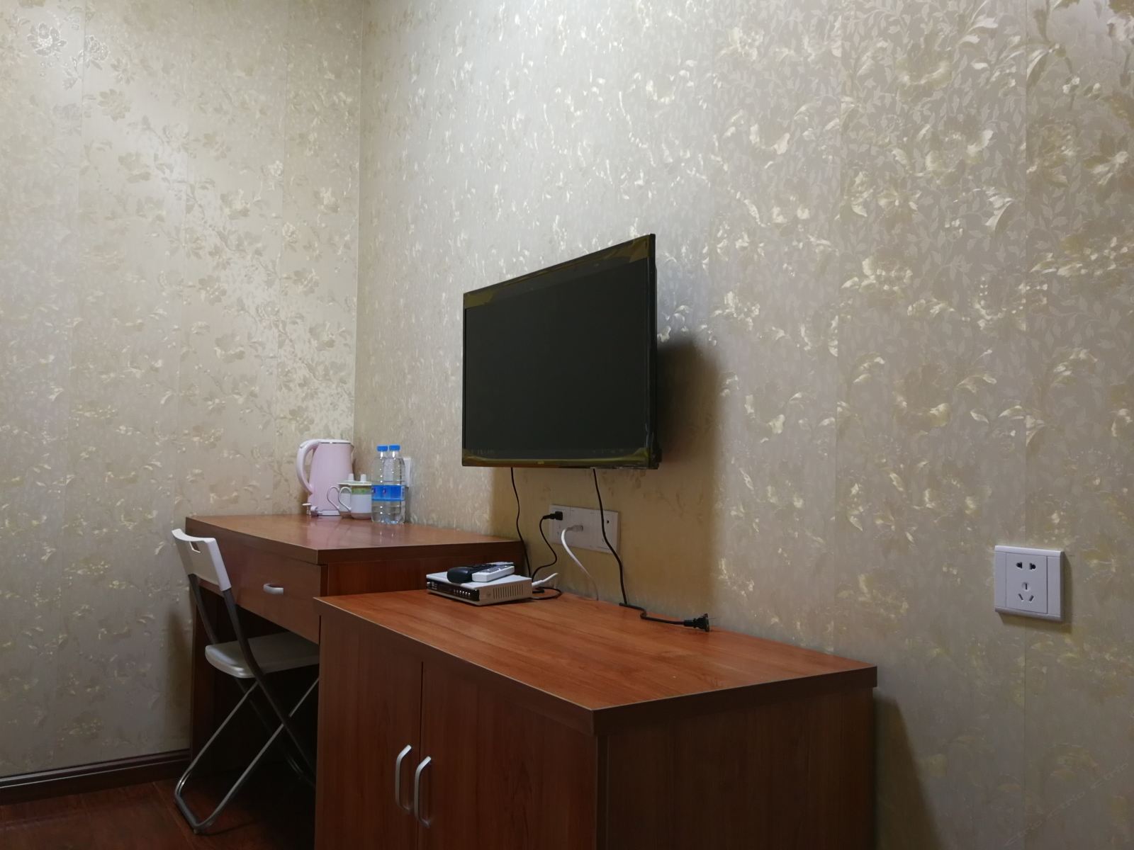特惠大床房(无窗)