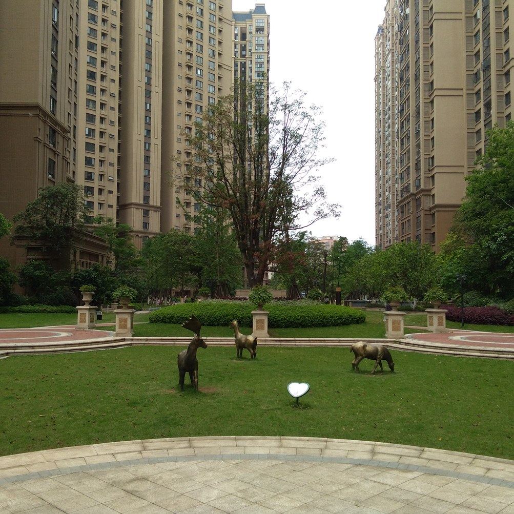长沙麓南居家小屋公寓