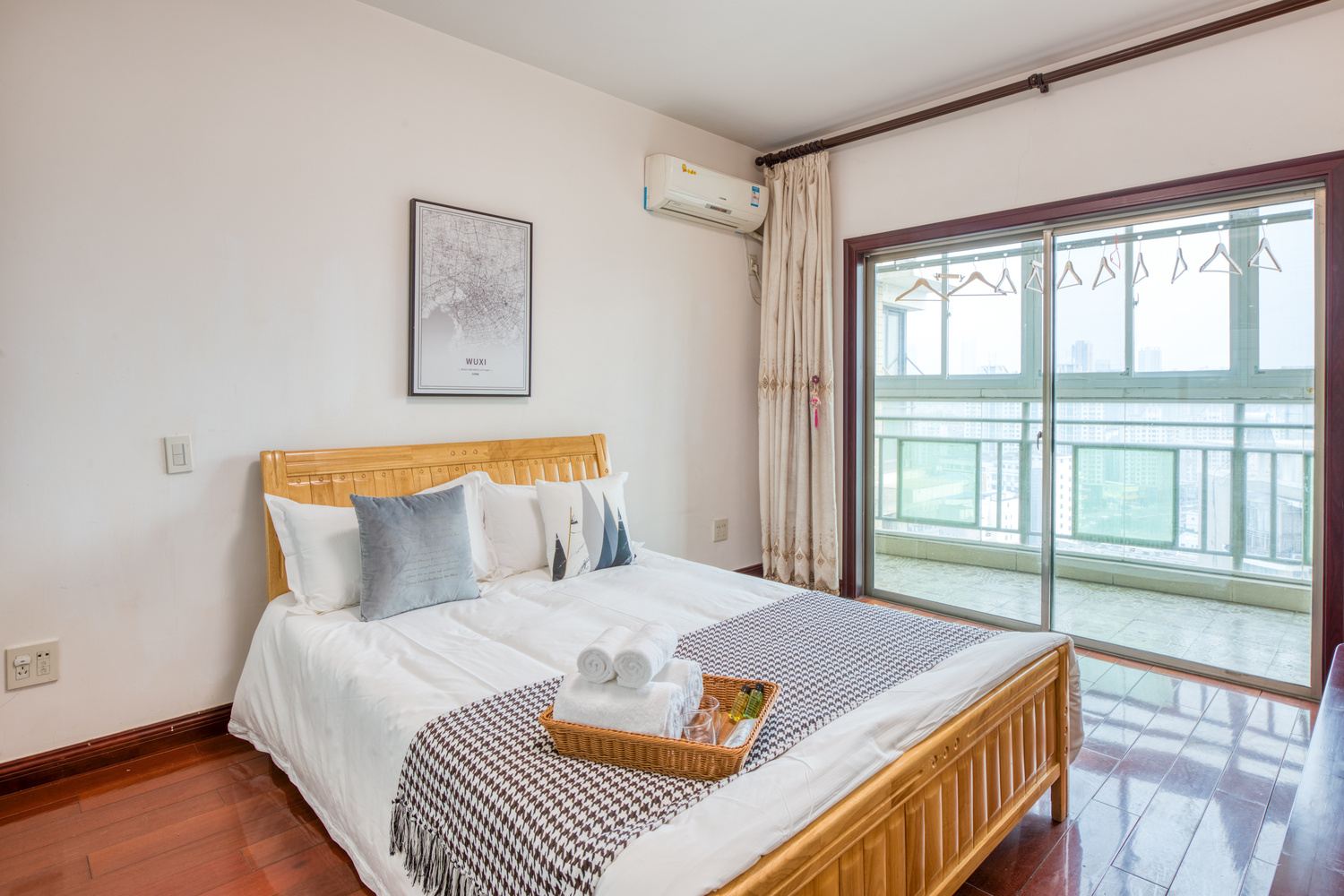 高层三室一厅套房