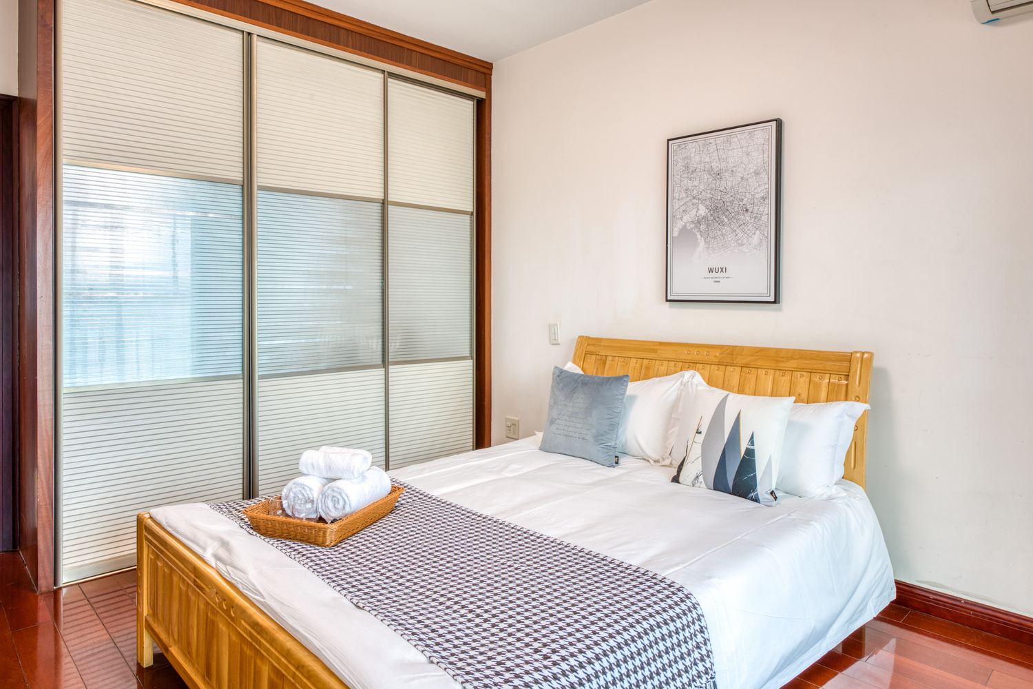 高层三室一厅套房