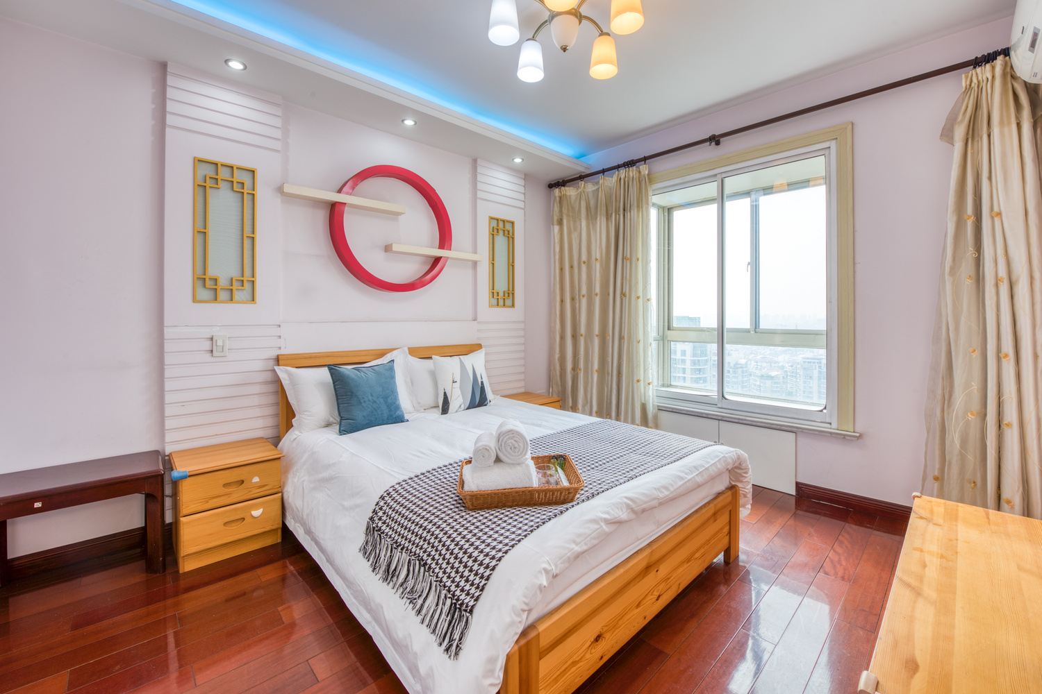 高层三室一厅套房