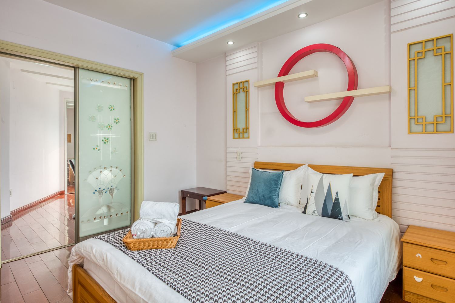 高层三室一厅套房