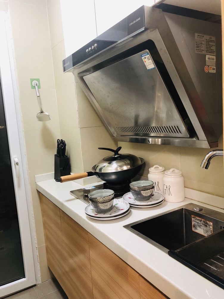 舒适欢乐一室大床房