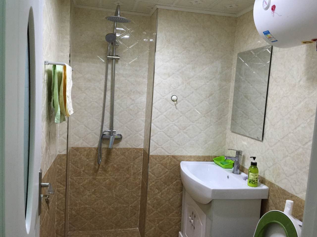 沈阳闹闹快捷温馨公寓