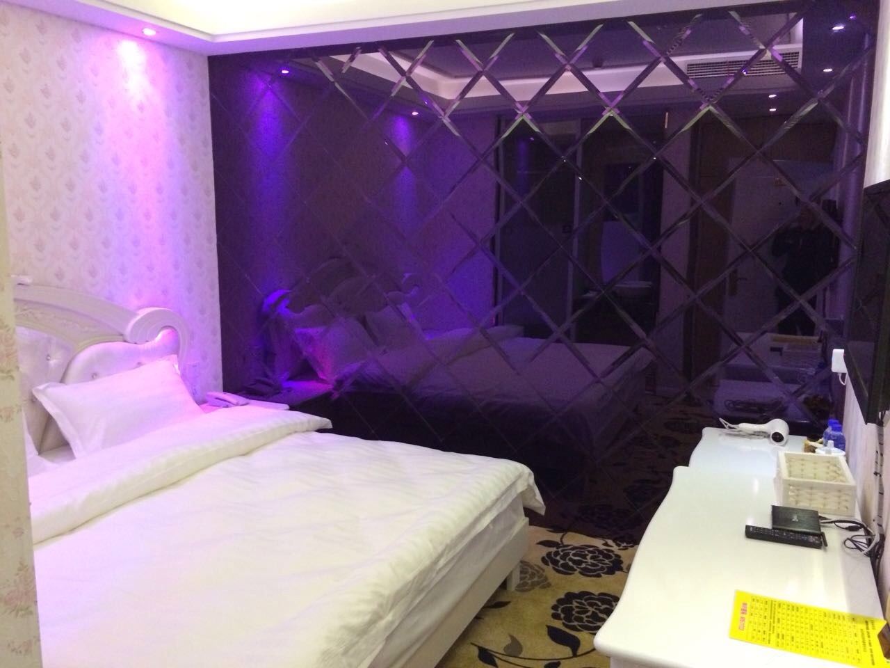 豪华大床房