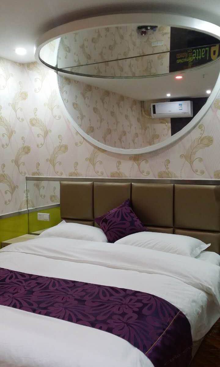 豪华大床房