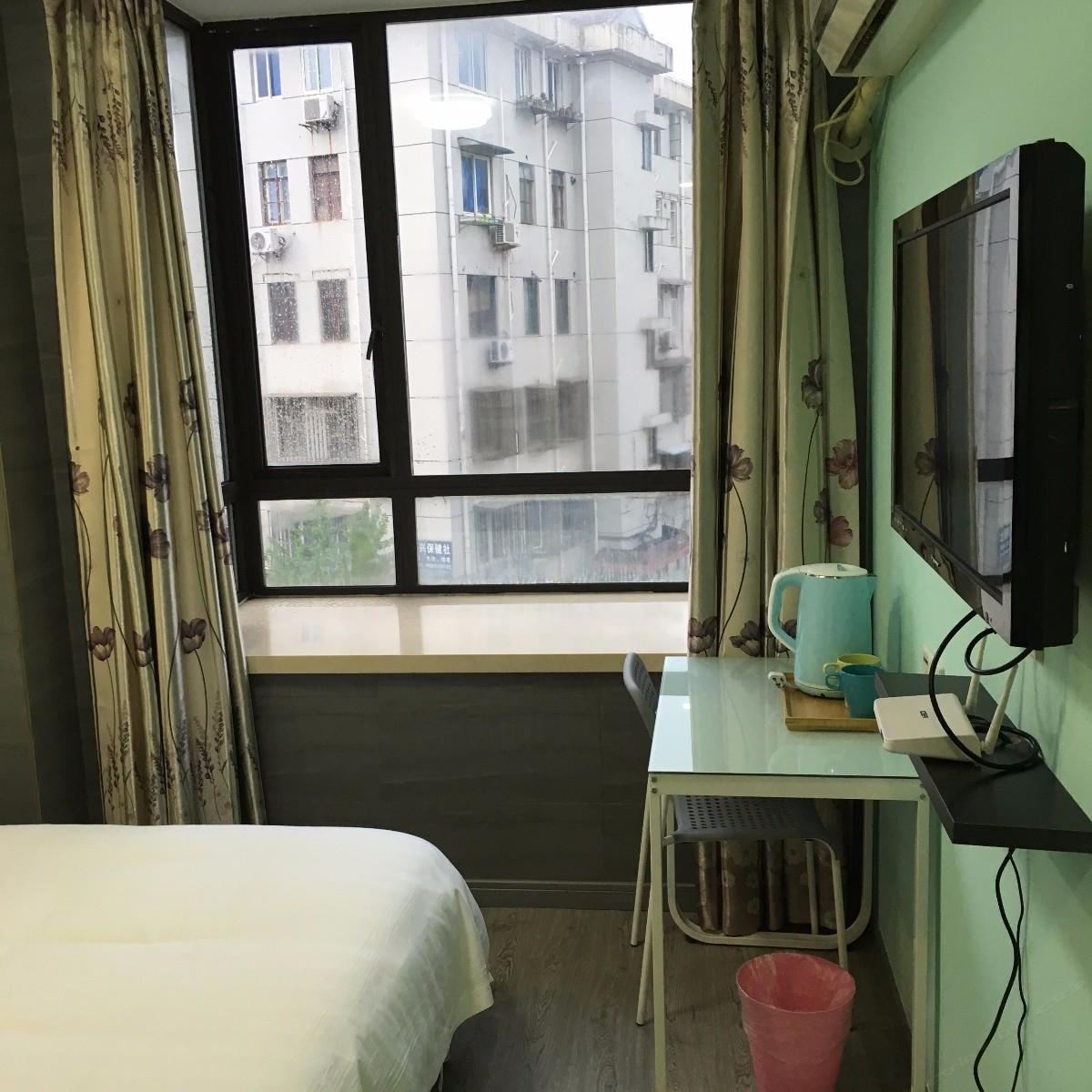 标准大床房