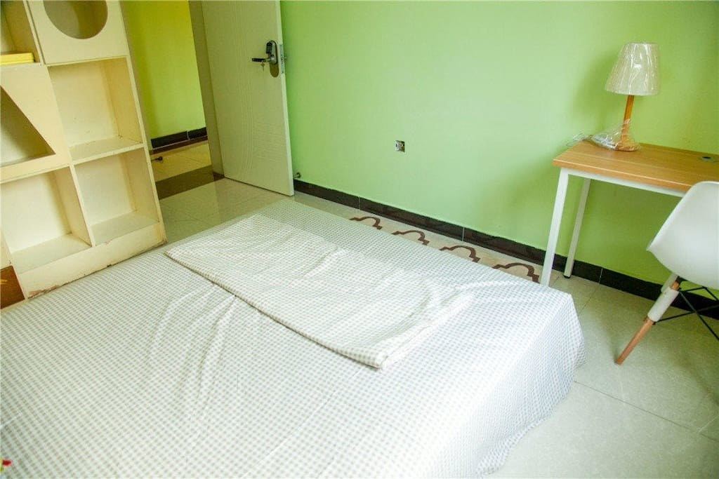 精装一室大床房