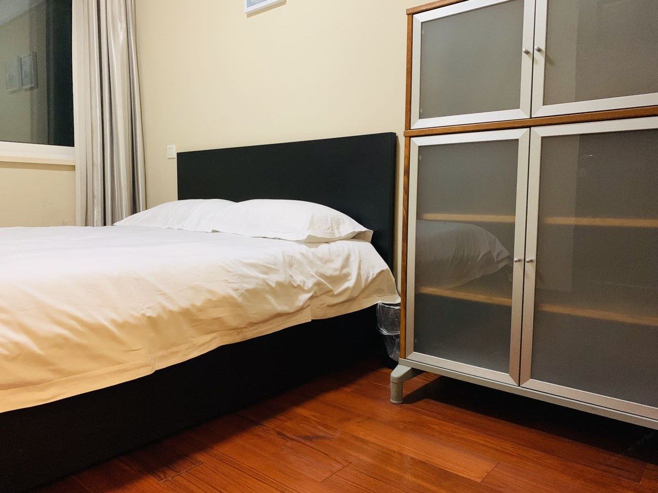 现代简约三室一厅套房