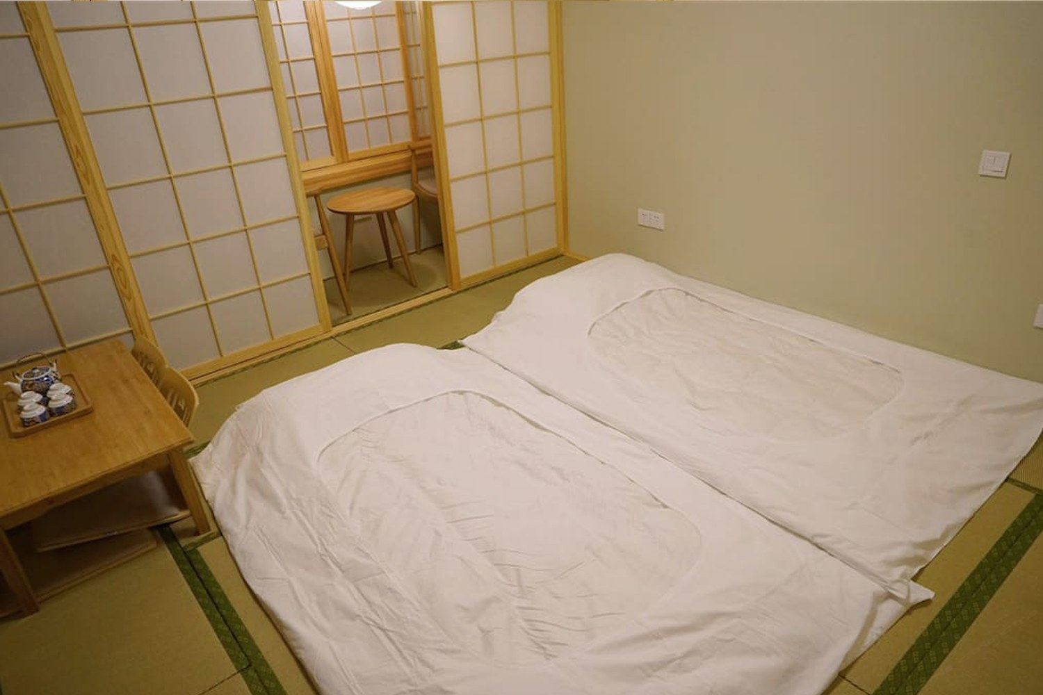 榻榻米一室单床房