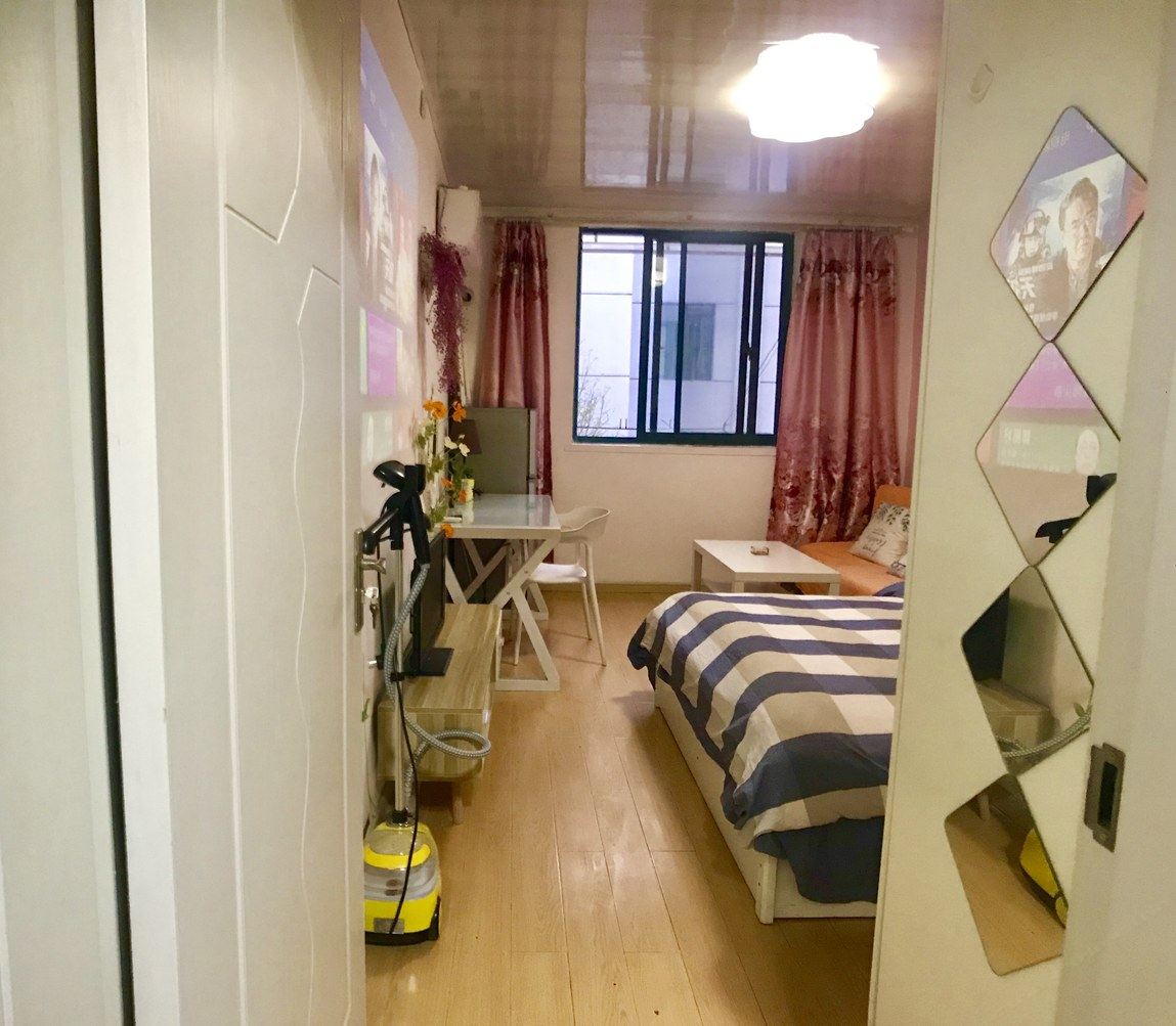 精装一室大床房