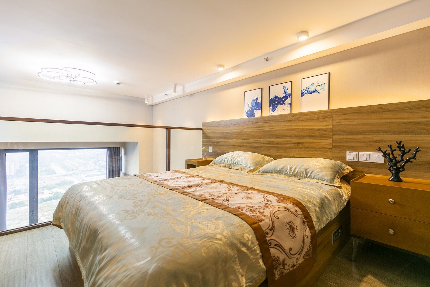 上海开心小站公寓(20号店)