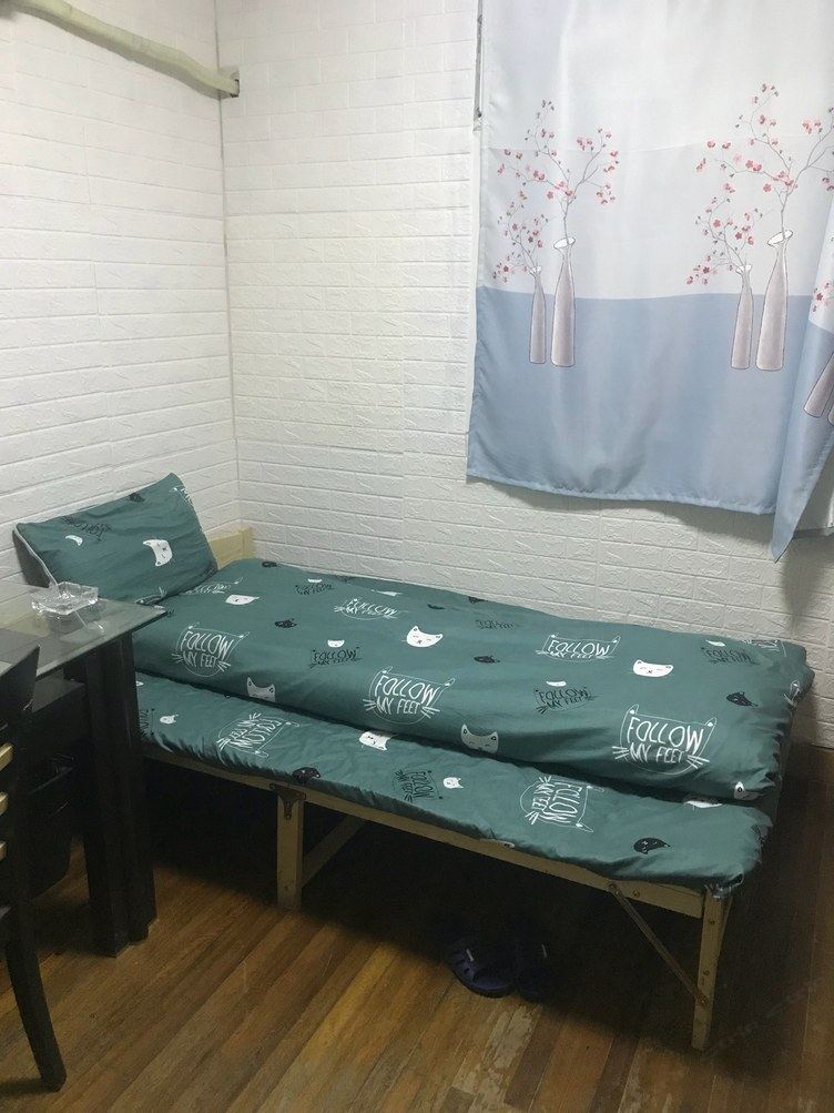 精致三室单床房