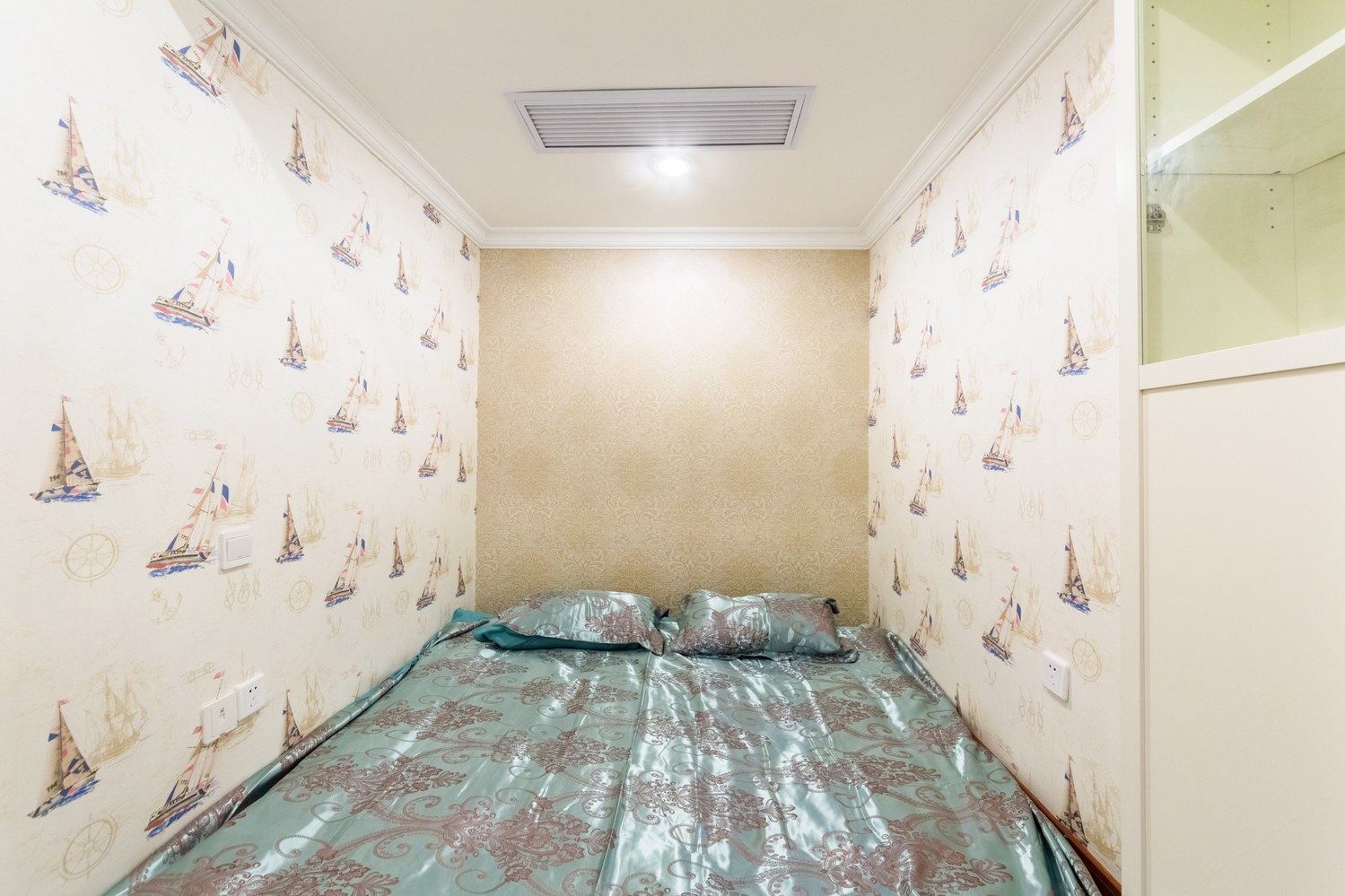 欢乐四室三厅套房